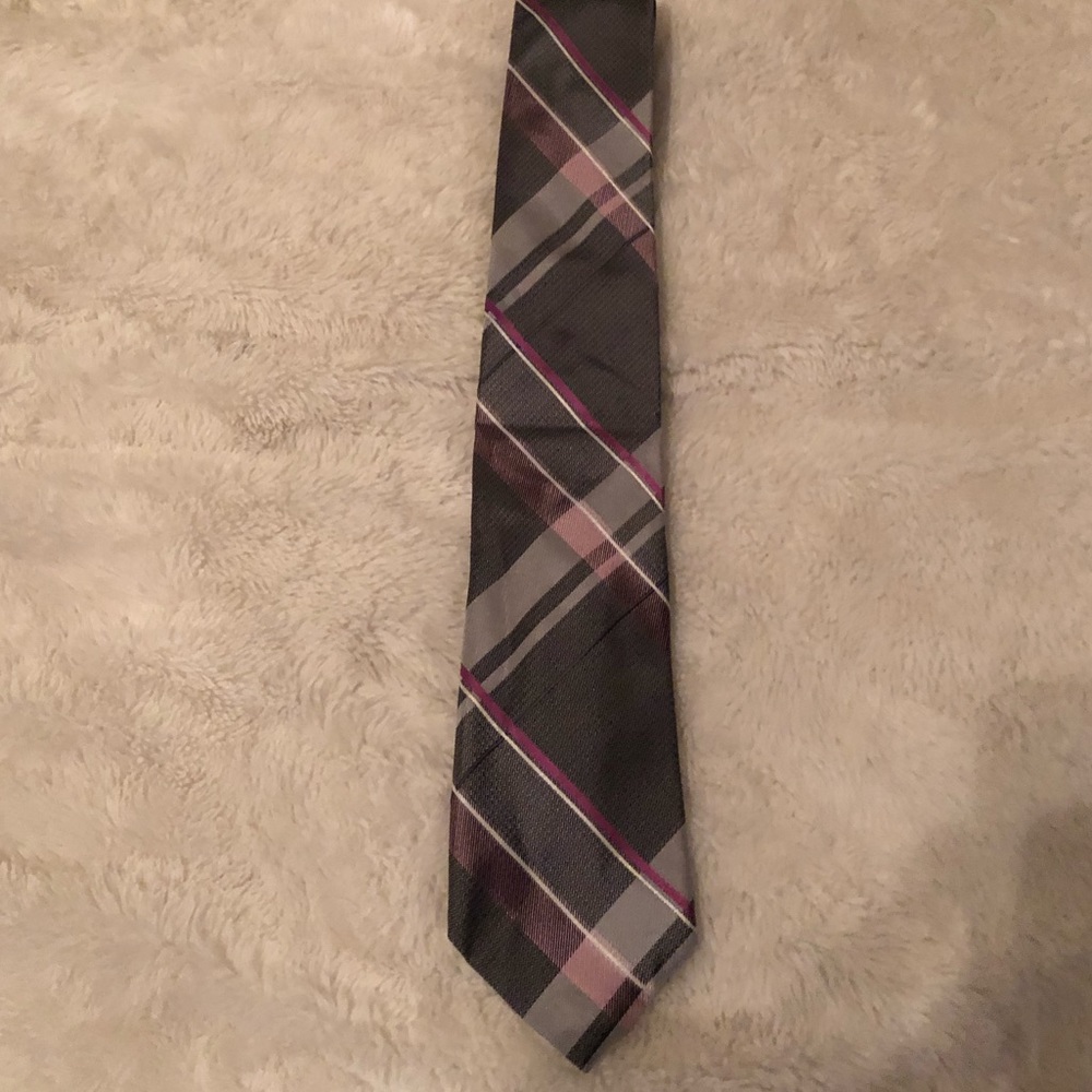 Michael Kors silk plaid tie gray and pink - Picture 2 of 2